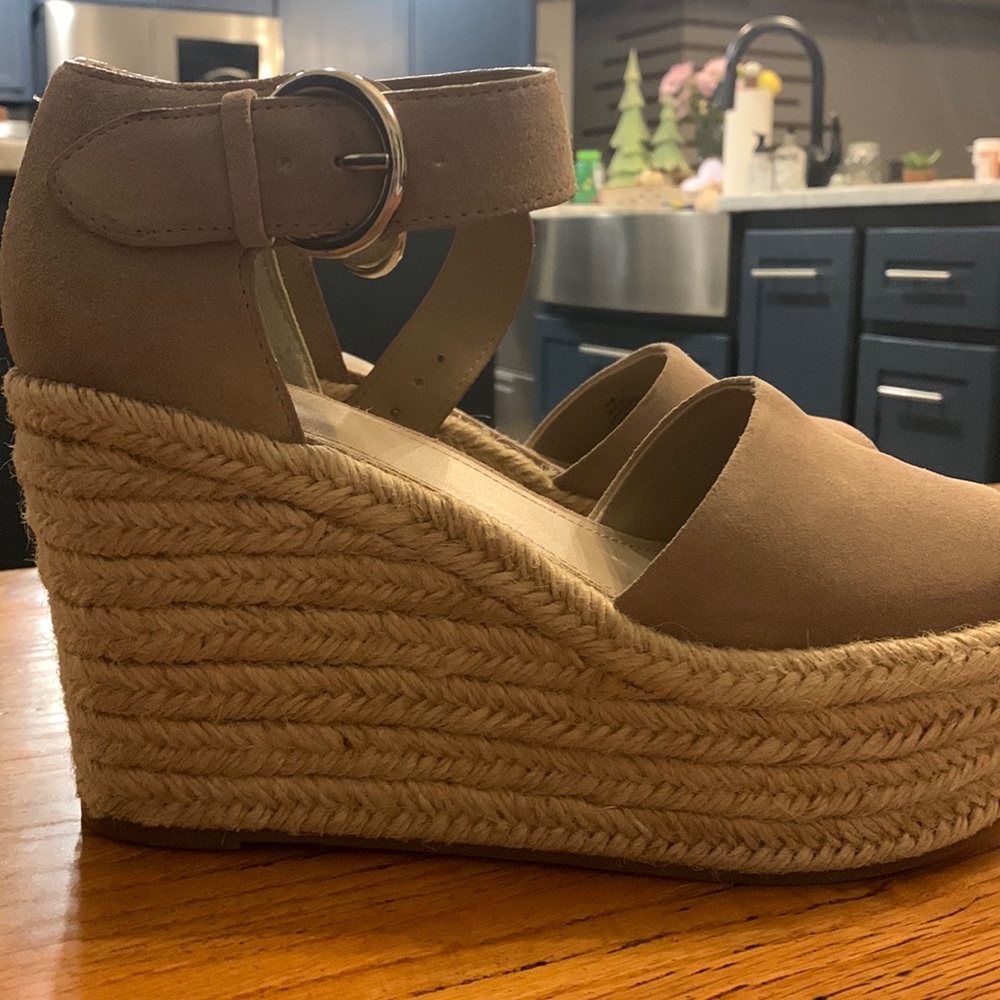 Marc fisher wedges.